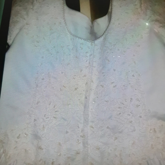 Wedding dress - Picture 6 of 15